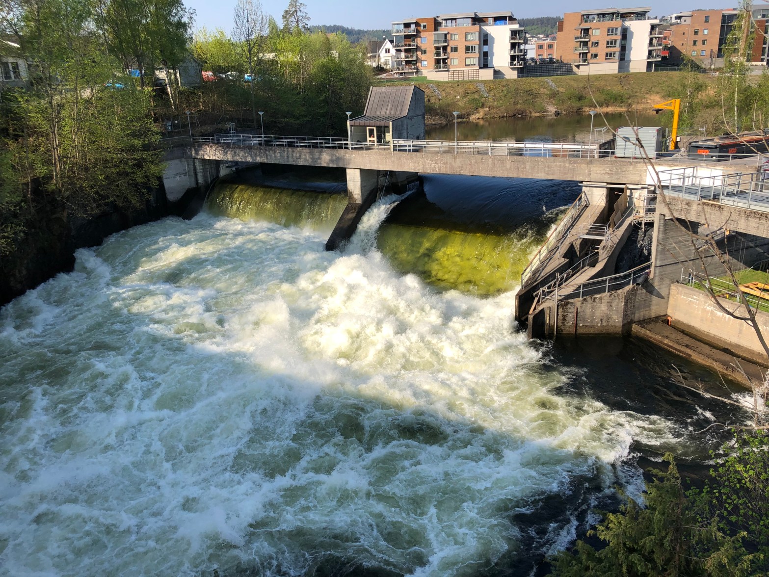Klosterfoss kraftverk. I Skien sentrum, men eies av Viken fylkeskommune